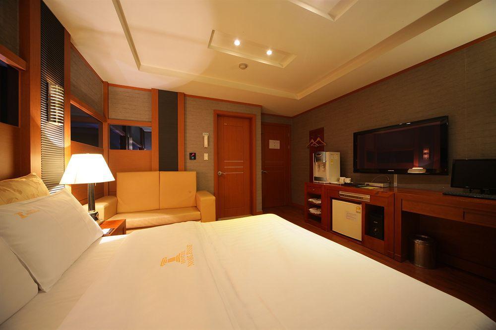 סיאול Hotel Noblesse, Yeoksam מראה חיצוני תמונה