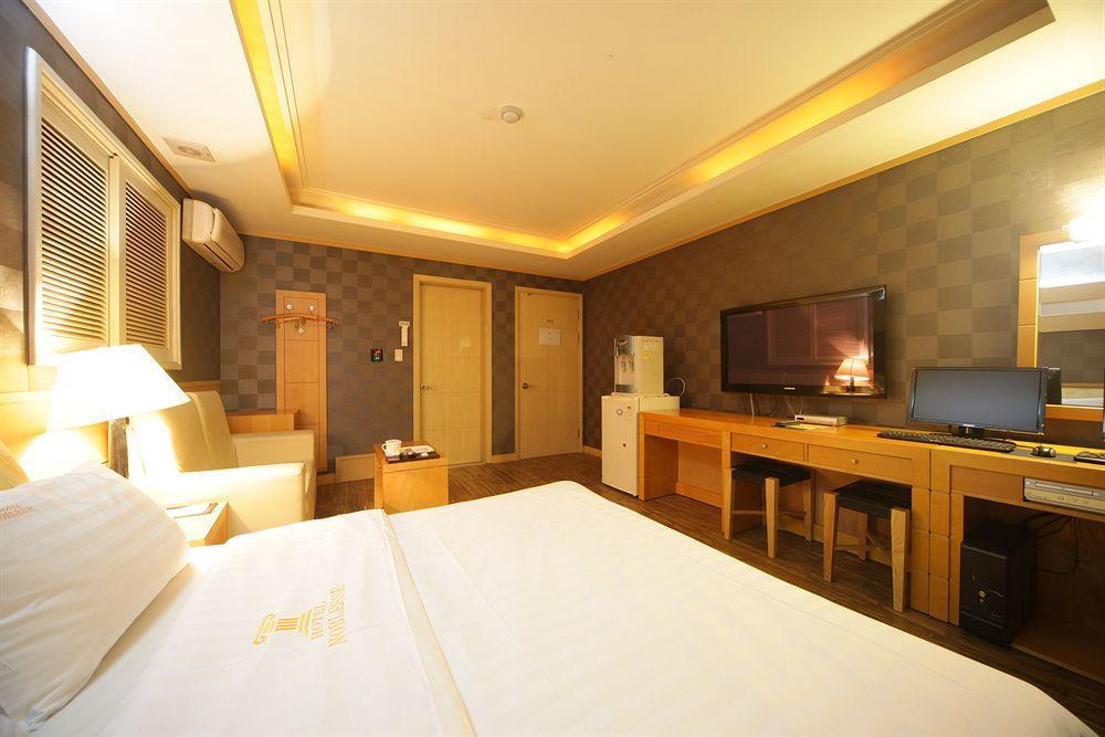 סיאול Hotel Noblesse, Yeoksam מראה חיצוני תמונה