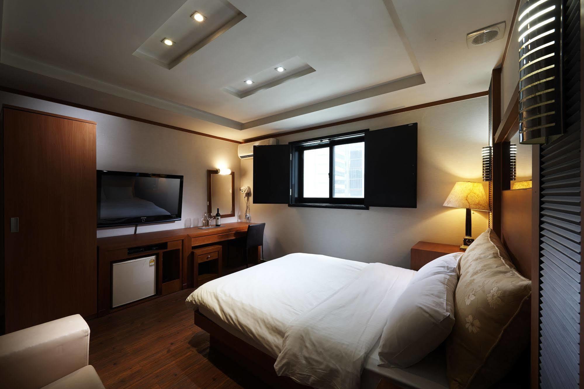סיאול Hotel Noblesse, Yeoksam מראה חיצוני תמונה