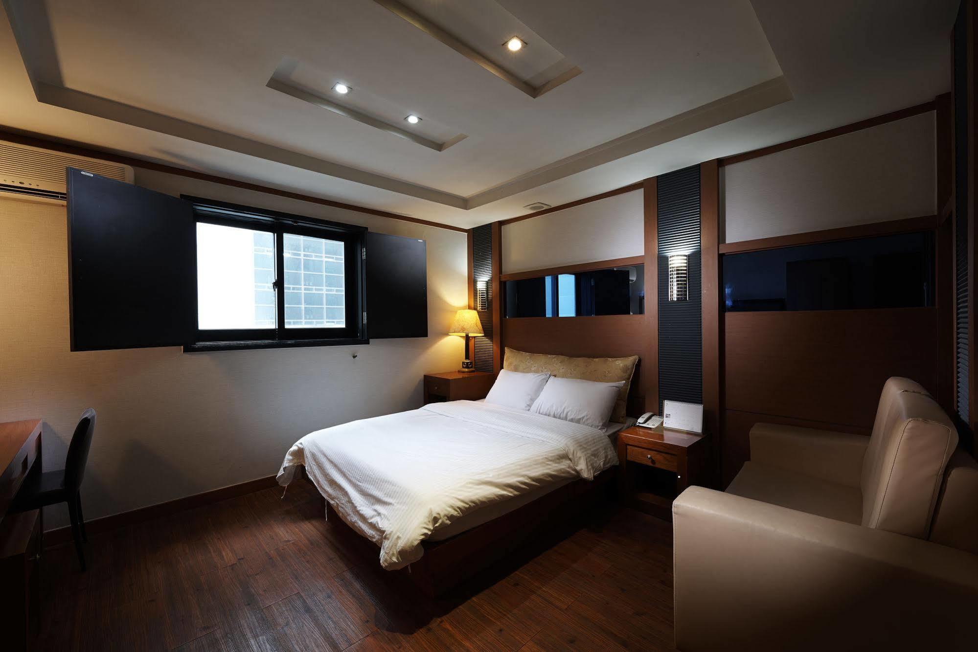 סיאול Hotel Noblesse, Yeoksam מראה חיצוני תמונה