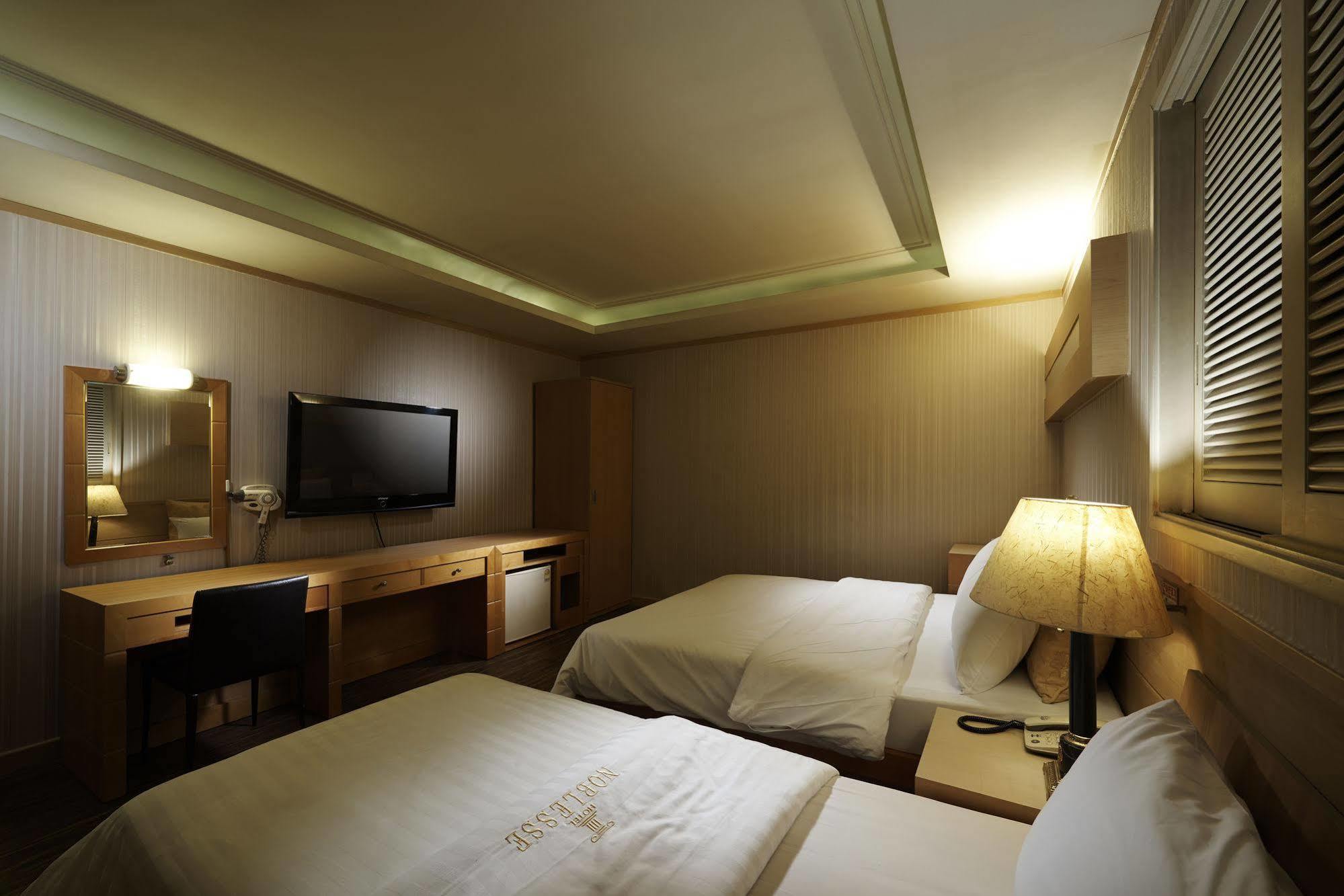 סיאול Hotel Noblesse, Yeoksam מראה חיצוני תמונה