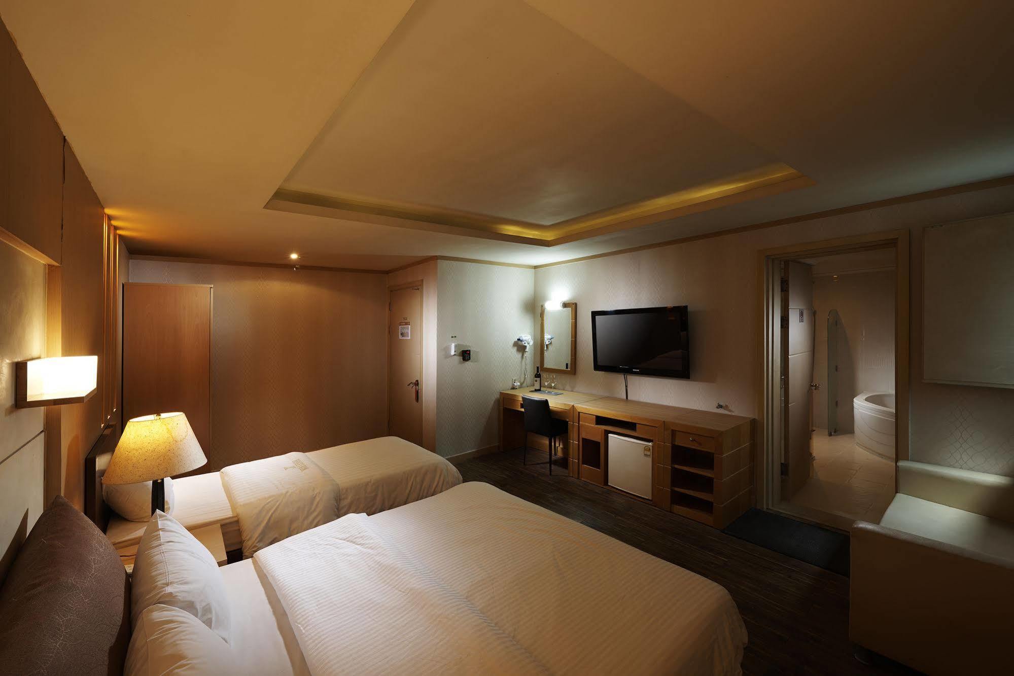 סיאול Hotel Noblesse, Yeoksam מראה חיצוני תמונה