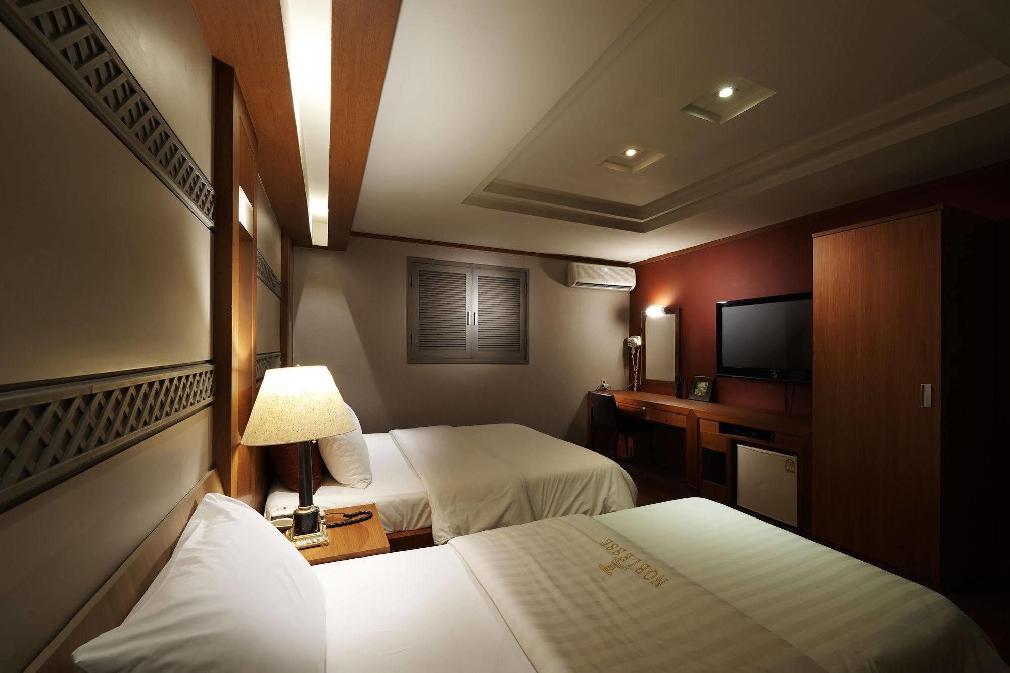 סיאול Hotel Noblesse, Yeoksam מראה חיצוני תמונה