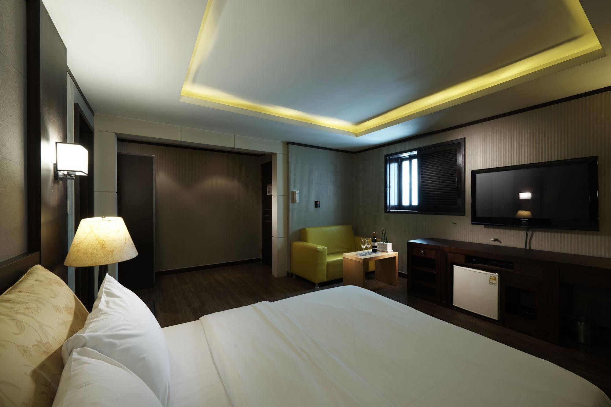סיאול Hotel Noblesse, Yeoksam מראה חיצוני תמונה