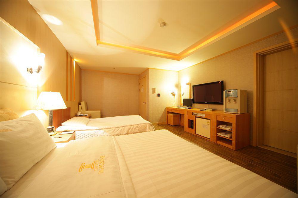 סיאול Hotel Noblesse, Yeoksam מראה חיצוני תמונה